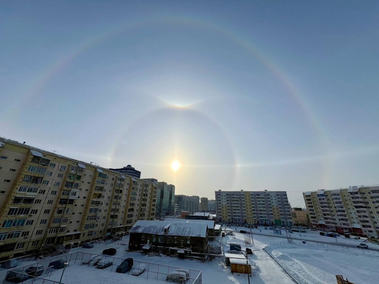 Фотофакт: Якутяне делятся снимками гало над Якутском