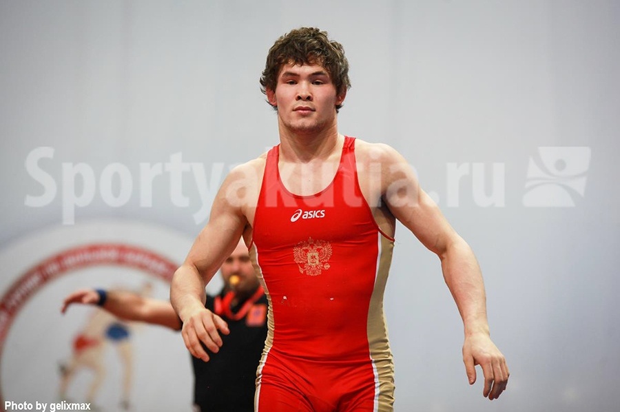 Якутские борцы Виктор Рассадин и Айаал Белолюбский дебютируют на чемпионате Таджикистана