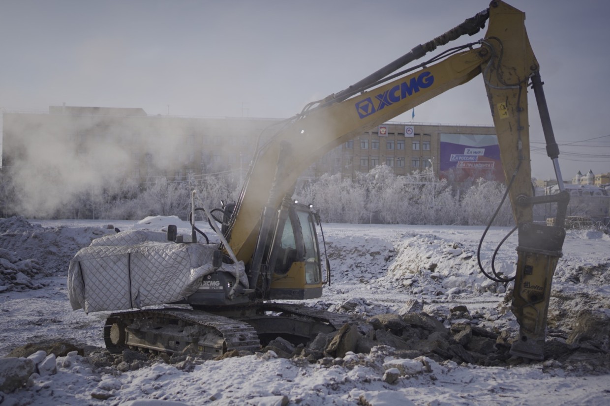 Власти заявили, что работы по благоустройству площади Ленина в Якутске завершатся досрочно