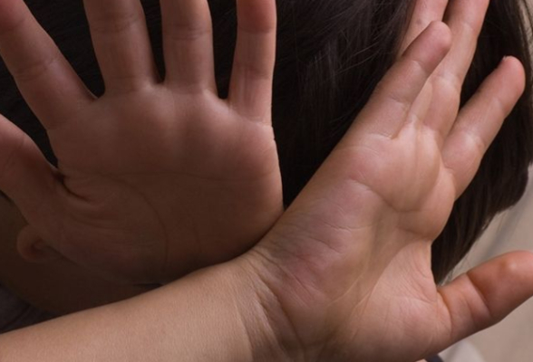 Житель Нижнеколымского района обвиняется в насилии над своей 7-летней внучкой