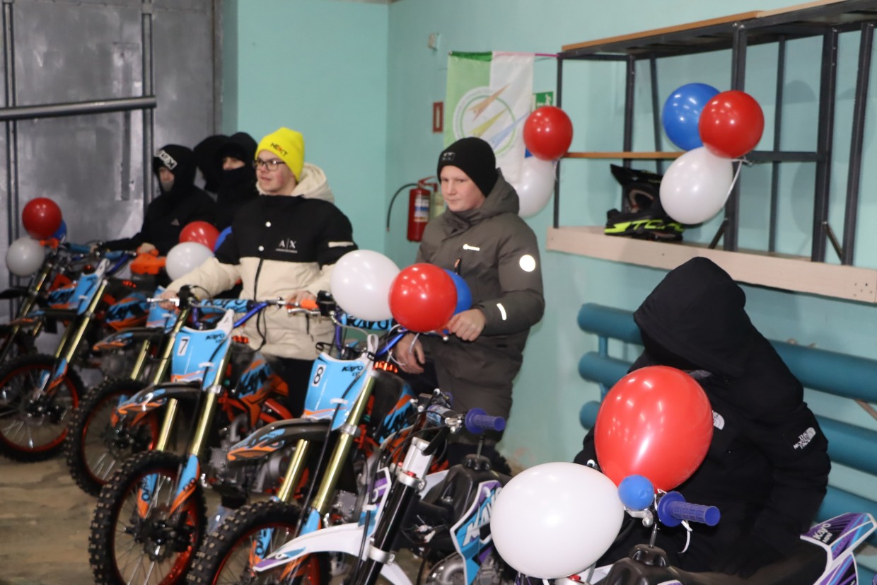 Власти Ленска закупили 16 мотобайков и открыли секцию мотоспорта для школьников