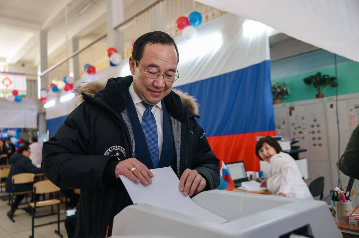 Айсен Николаев проголосовал на выборах Президента РФ