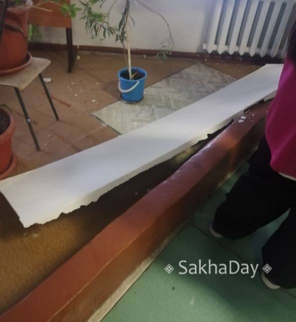 В школе №3 Якутска двое учащихся пострадали от обрушения штукатурки