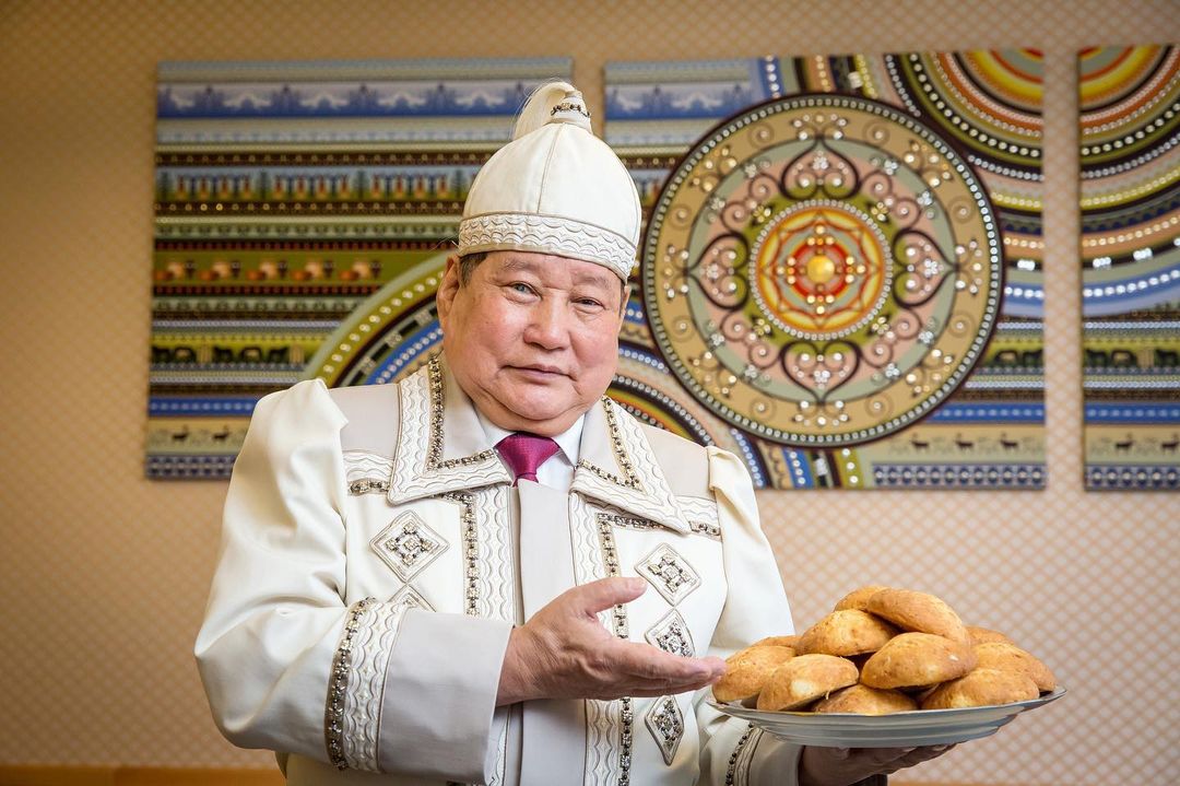 Знаменитому шеф-повару Якутии Иннокентию Тарбахову исполнилось 80 лет