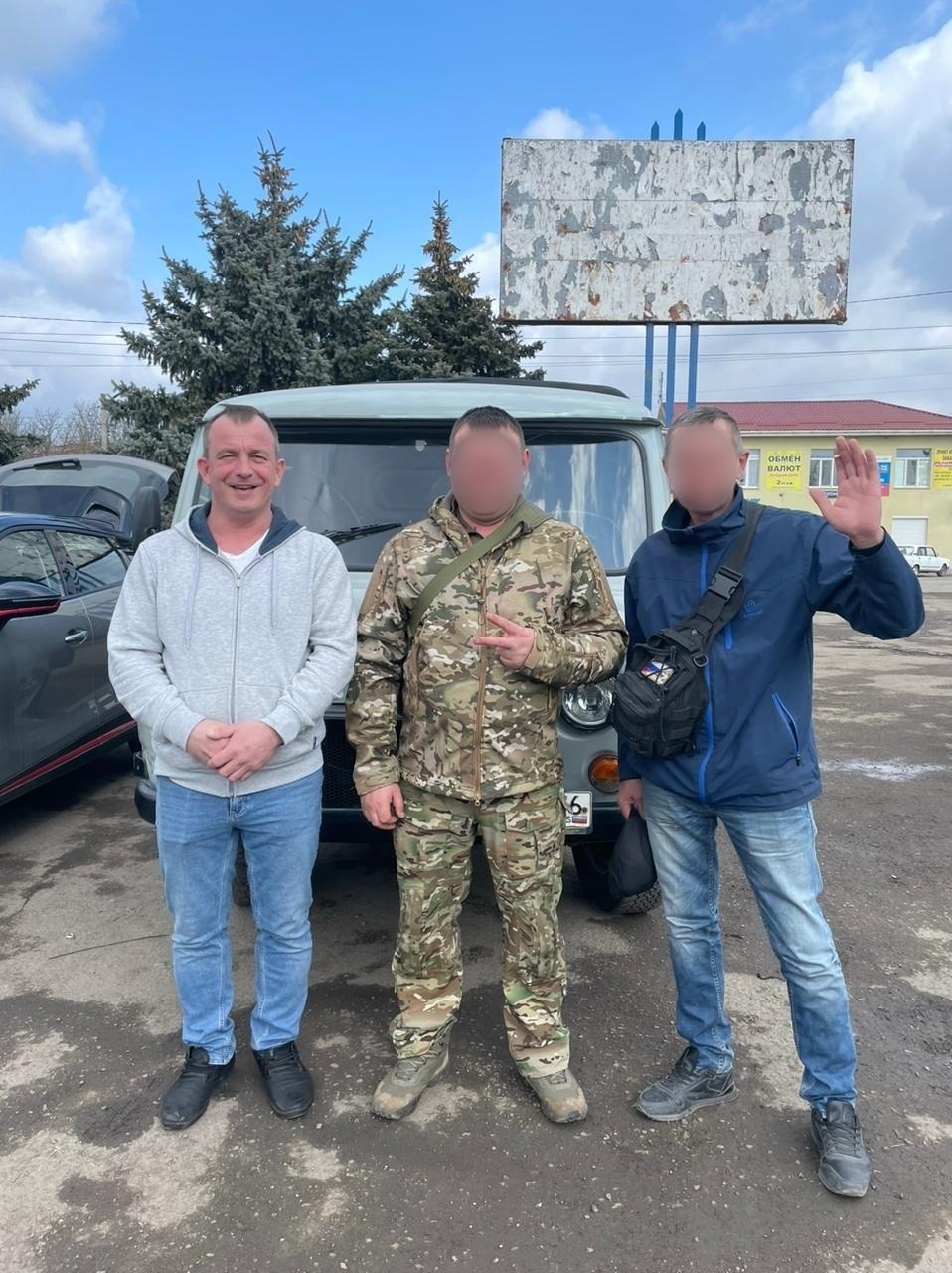 Сотрудники АК «Железные дороги Якутии» и ООО «Ассоциация строителей АЯМ» подарили бойцам СВО автомобиль  УАЗ «Фермер»