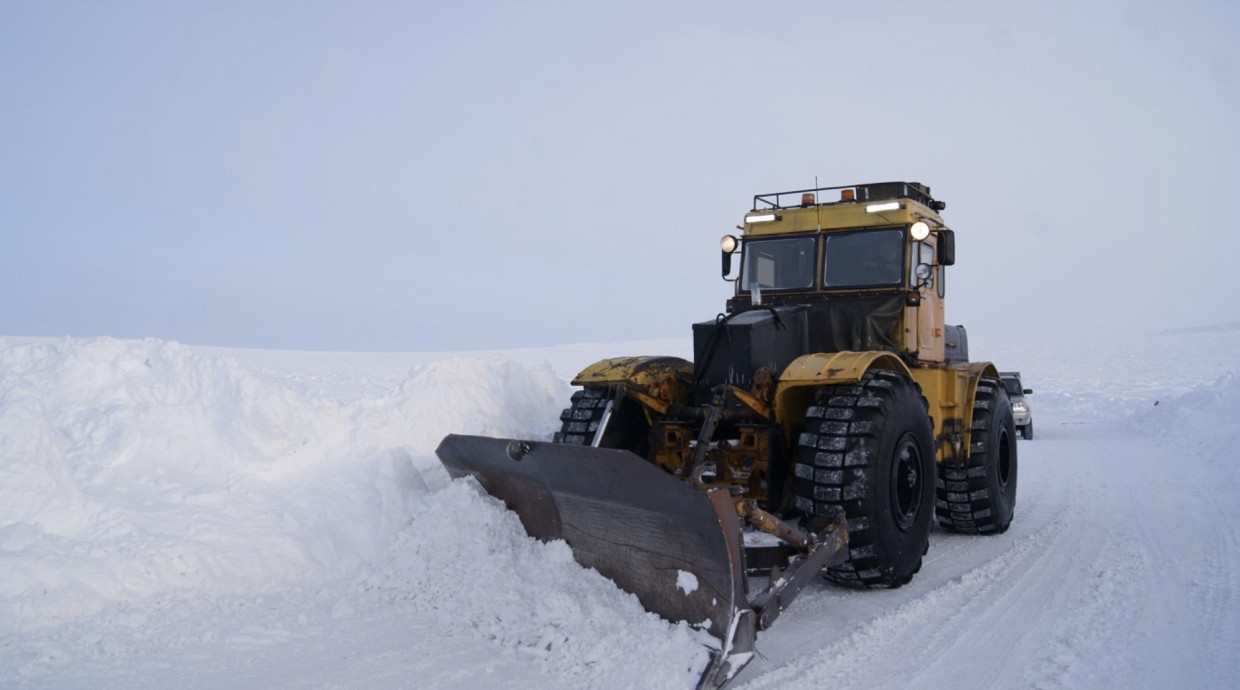 Тракторист оборвал кабель в Жиганском районе, оставив жителей без интернета. Оптоволокно там впервые появилось всего два месяца назад