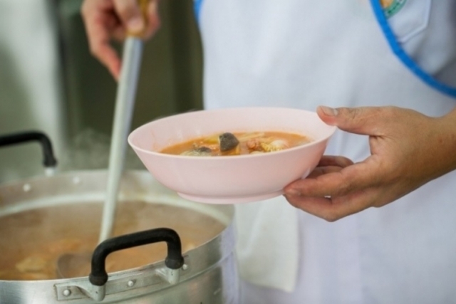 В Хангаласском районе школьников кормили просроченными продуктами