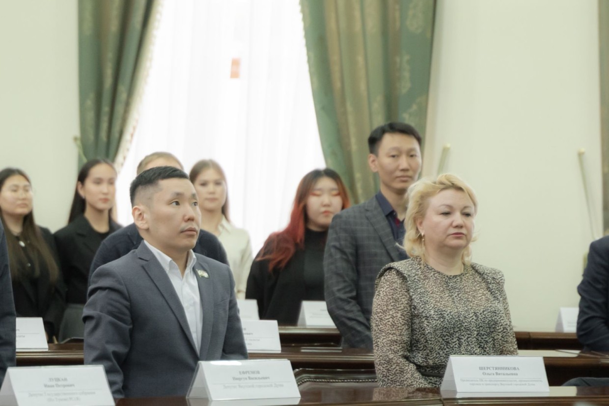 Как депутаты Якутии и Молодежная палата добиваются жилищных субсидий для 300 молодых семей Якутска
