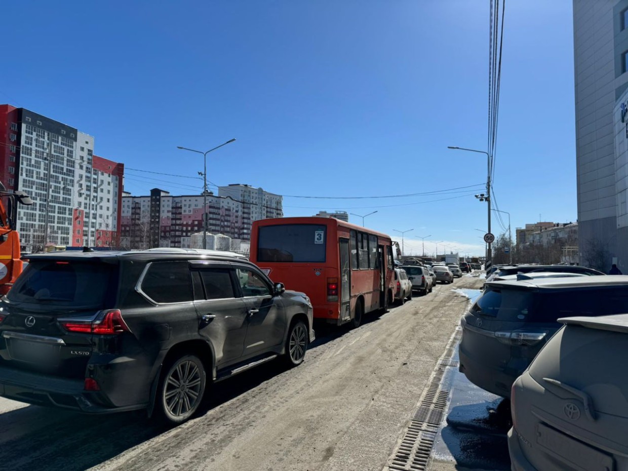В Якутске поездки в такси стали дороже из-за нехватки водителей