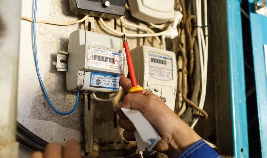 Энергетики планируют отключить более 26 тысяч частных домов и квартир за долги