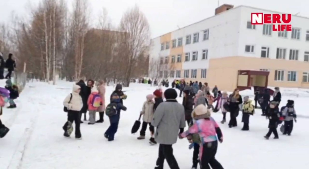Школа Нерюнгри получила ложное сообщение о минировании. Письмо с угрозами отправили ночью