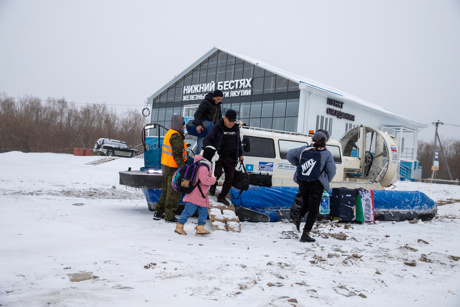 В Якутске начали работу суда на воздушной подушке