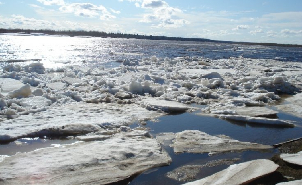 В Якутске началось вскрытие реки Лена