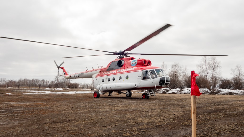 Вместо Зырянки, где подтопило аэропорт, пассажирам придется лететь в Среднеколымск, а затем пересаживаться на вертолет