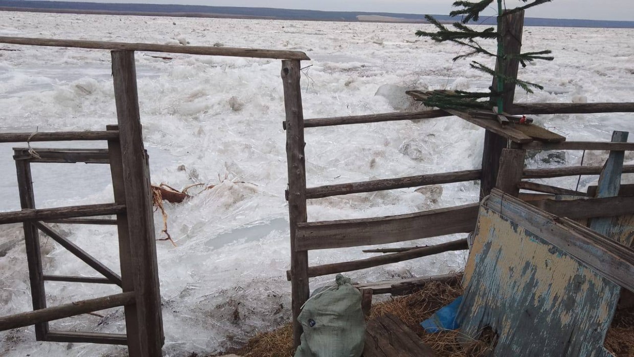 Ледоход на Лене остановился в районе Покровска из-за «накопления льда»