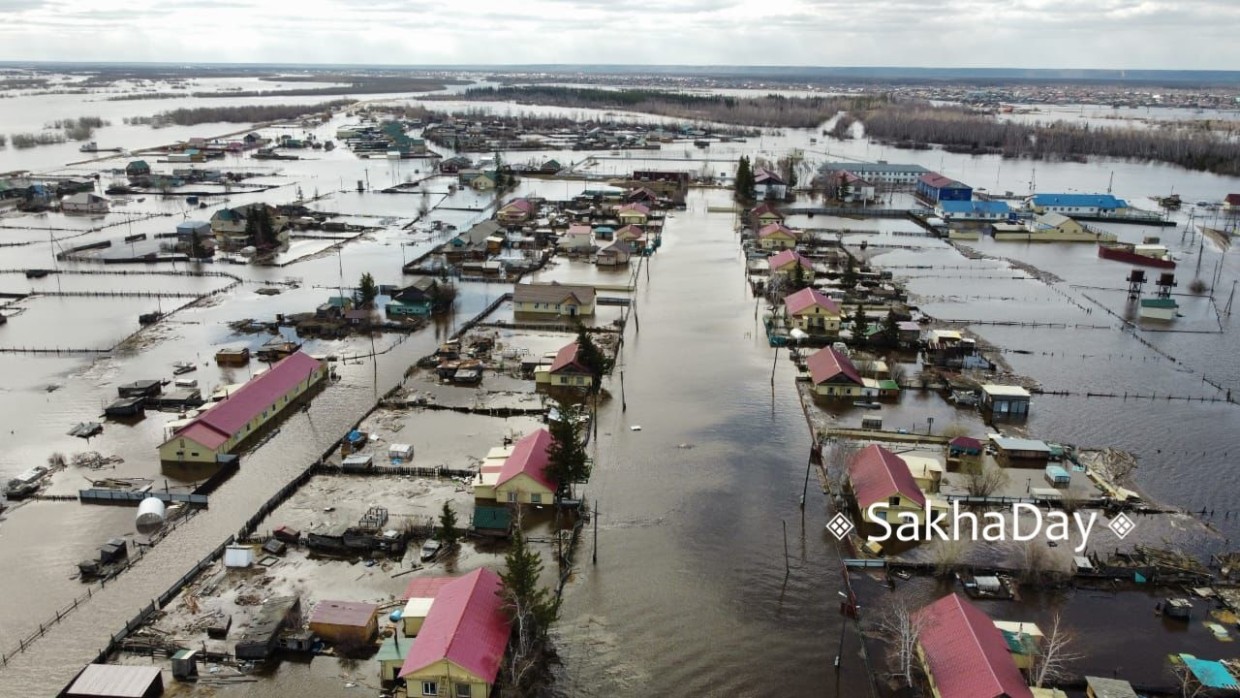 «Как будто апокалипсис»: Местная жительница рассказала о затоплении села Графский берег Намского улуса