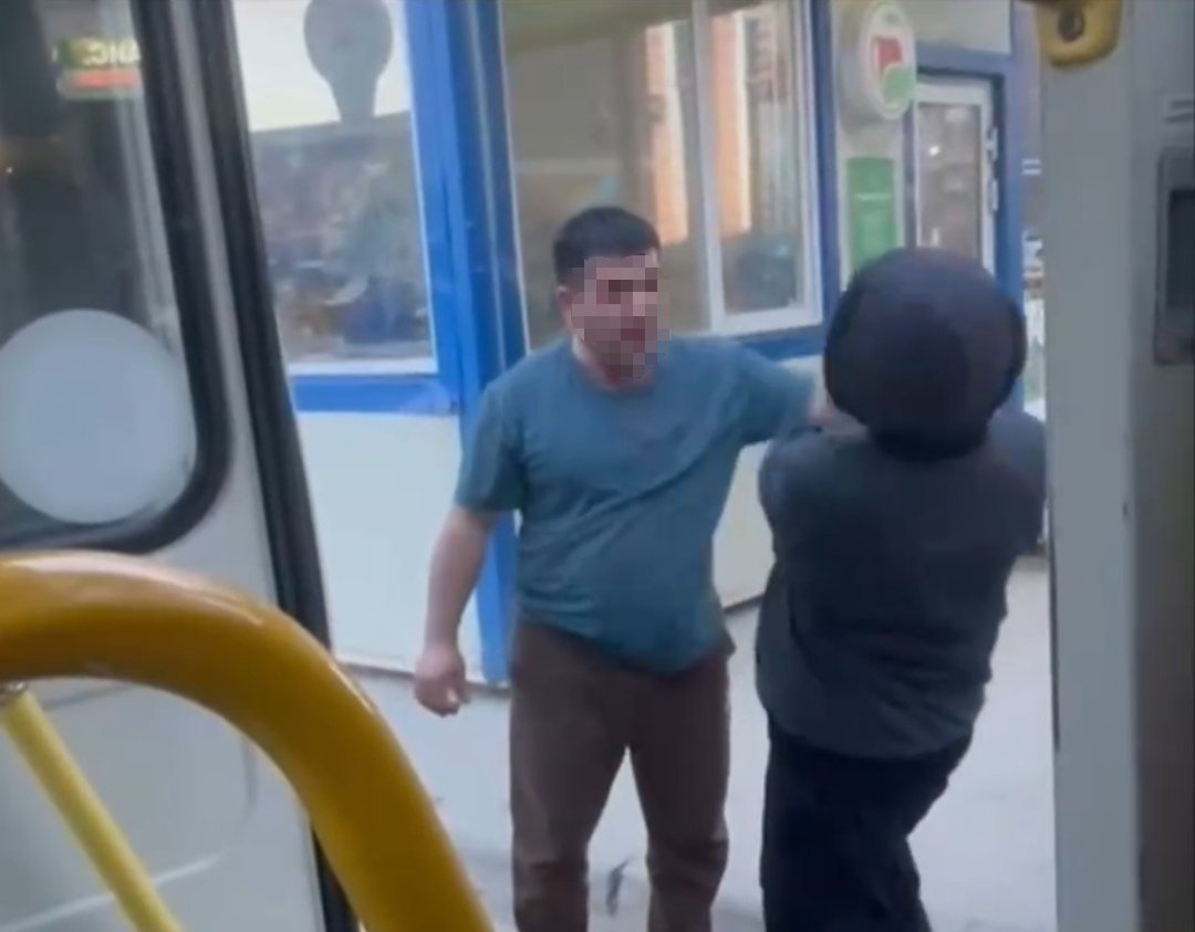 В Якутске водителя автобуса, толкнувшего мальчика, уволили с работы