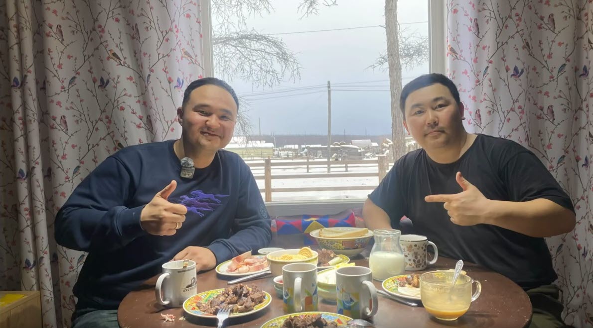 Гости из Казахстана приехали к Панде Саха