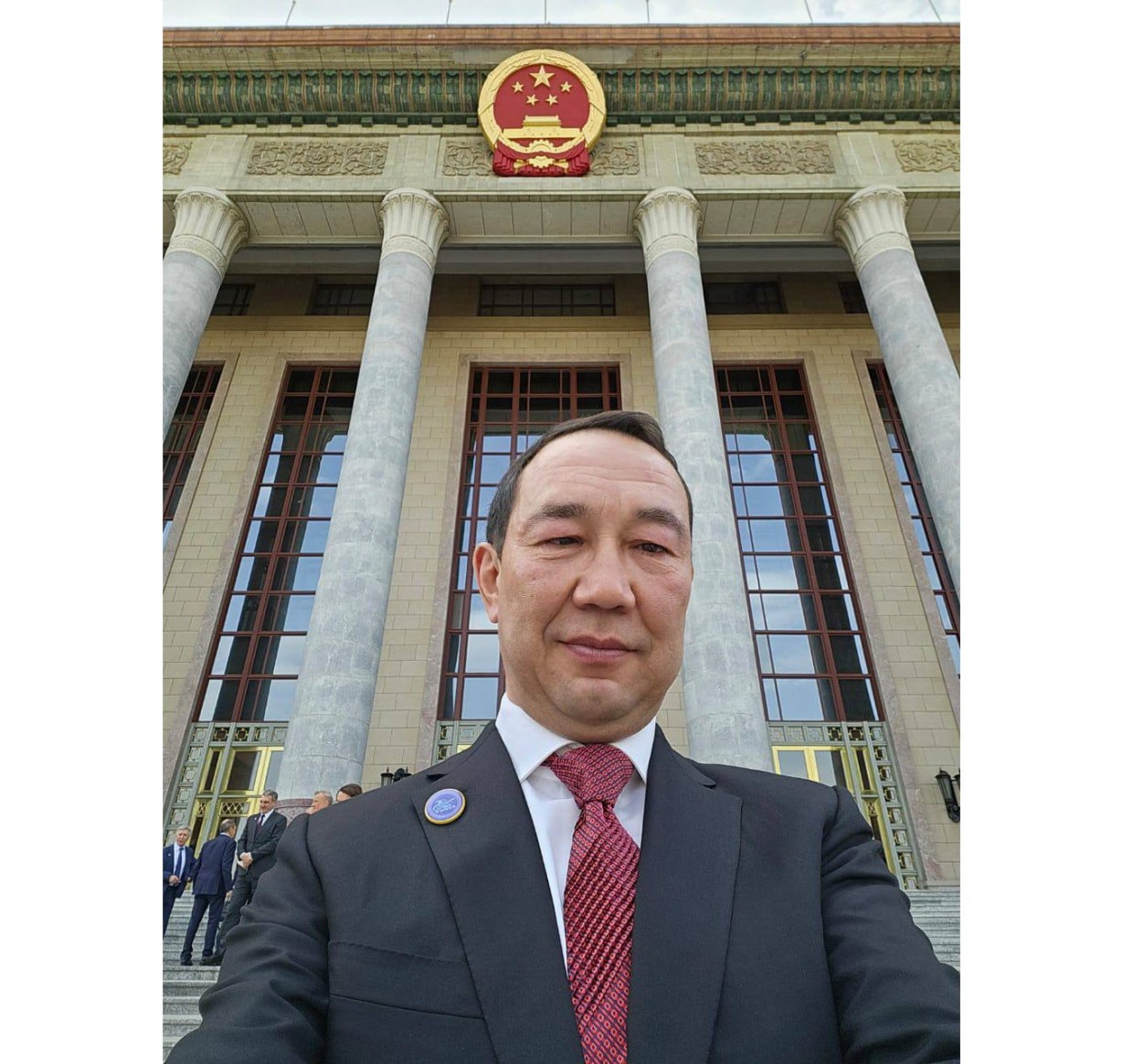 Айсен Николаев отправился в Китай в составе делегации Путина
