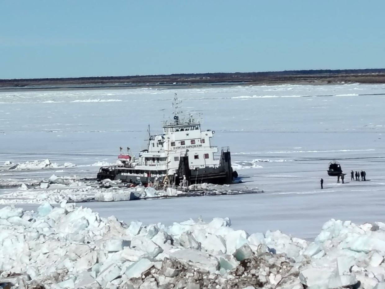 В Республике Саха (Якутия) возбуждено уголовное дело по факту происшествия на реке Лена