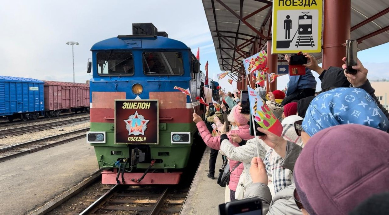 На станции Нижний Бестях встретили Эшелон Победы