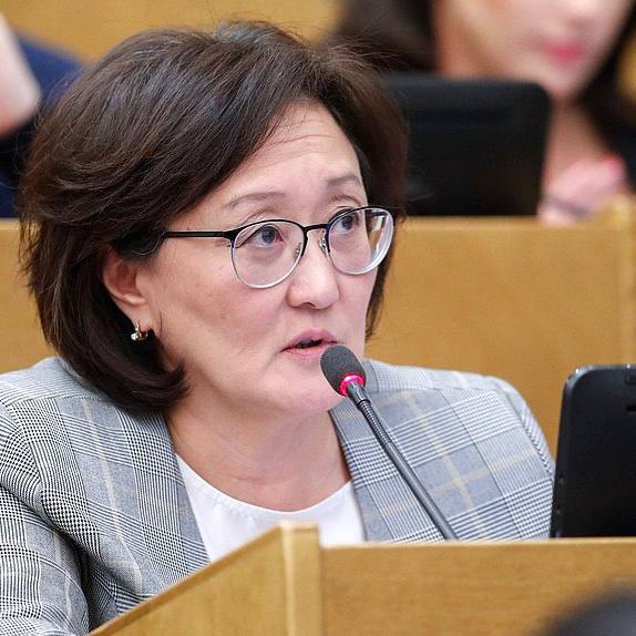 Сардана Авксентьева объяснила, почему она не обиделась на Бастрыкина за "Госдуру"