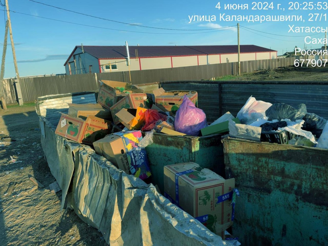 Несанкционированный сброс мусора индивидуальным предпринимателем выявлен в селе Хатассы