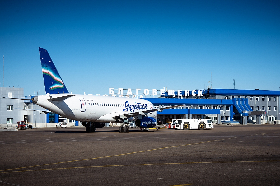 Рейс авиакомпании «Якутия» Благовещенск — Владивосток задержан на 19 часов. Ситуацией заинтересовалась прокуратура