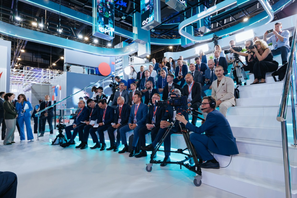 Глава Якутии рассказал о реализации мастер-планов в регионе в ходе сессии ВЭБ.РФ