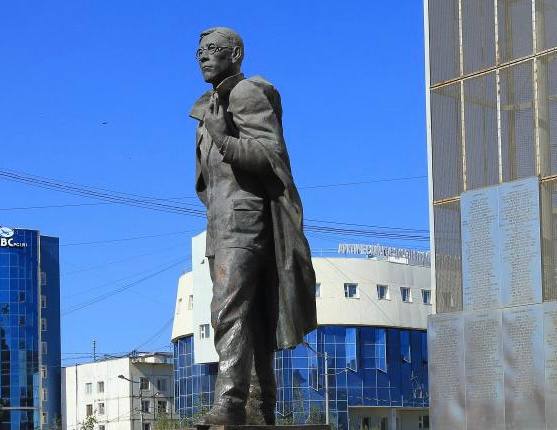 В Якутске прокуратура направила в суд уголовное дело по нарушениям при ремонте памятника П.А. Ойунскому