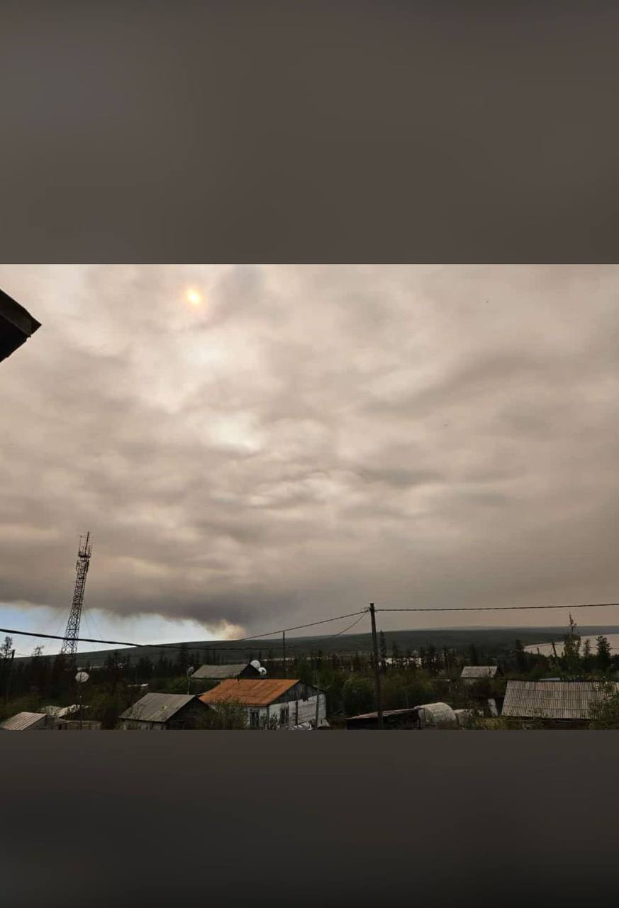 Айсен Николаев: В Абыйском районе огонь приблизился к поселку Белая Гора