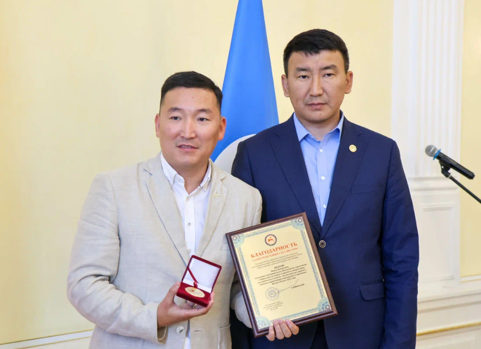 В якнете усомнились в необходимости награждать чиновников за организацию Ысыаха Олонхо