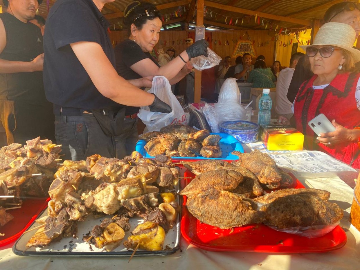 "Торговля на городском Ысыахе - это проверка на прочность".