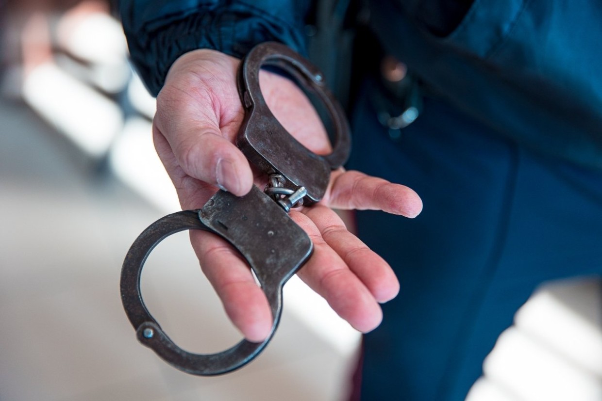 В Якутске бывшую сотрудницу подразделения МУ МВД «Якутское» подозревают в организации незаконной миграции и получении взятки. Ее заключили под стражу