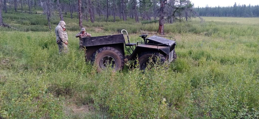 Водитель выпал из вездехода во время движения и погиб под колесами в Верхоянском районе