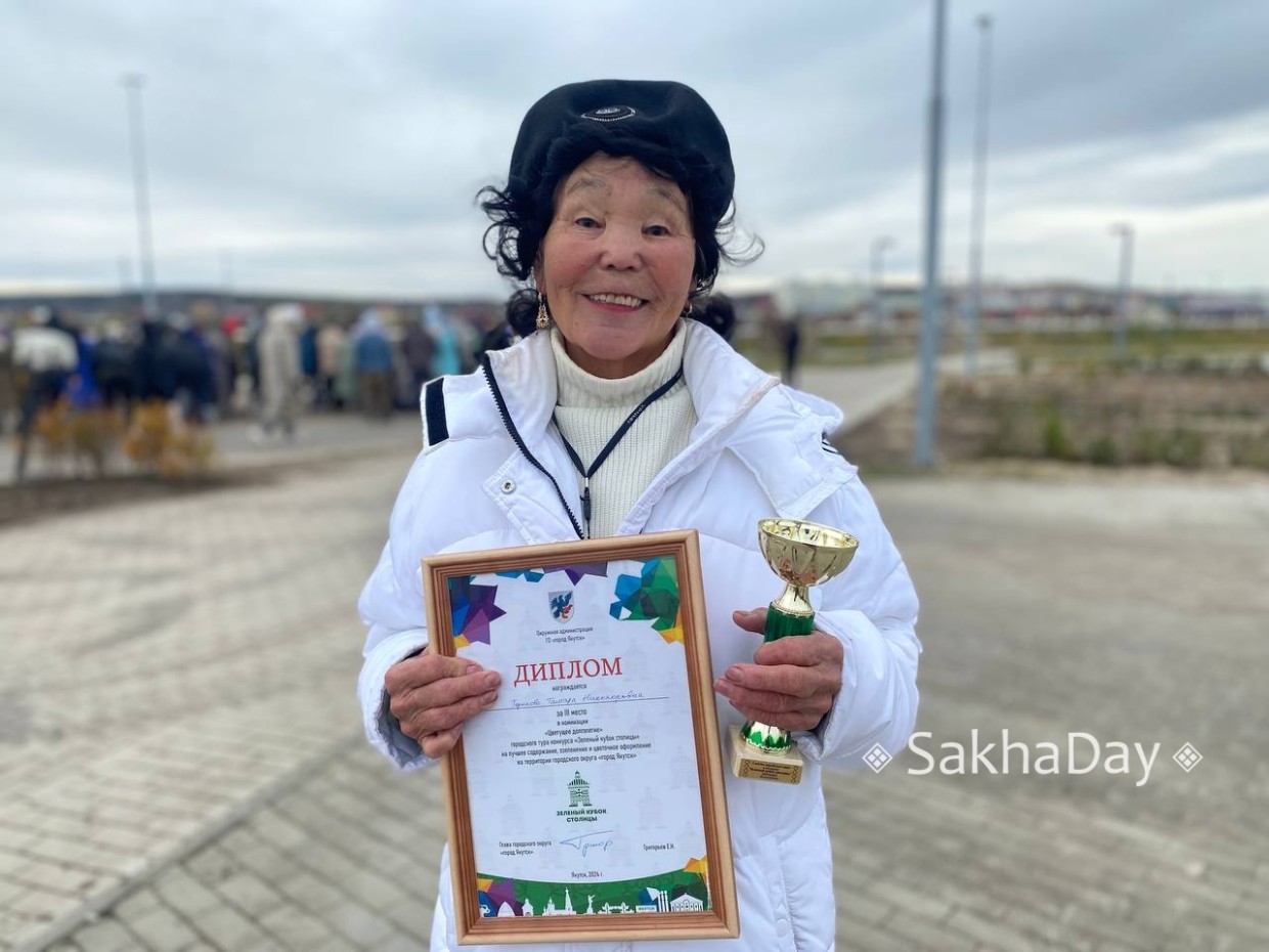 Тамара Торокова была награждена ко Дню города: "Буду сажать цветы пока ходят ноги!"