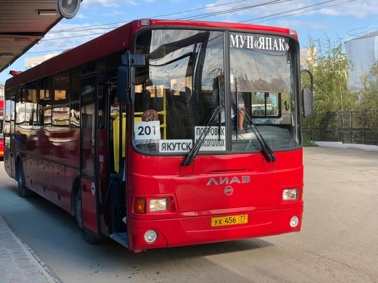 ЯПАК отменила межмуниципальный автобусный рейс из-за отсутствия подсыпки на табагинском подъеме