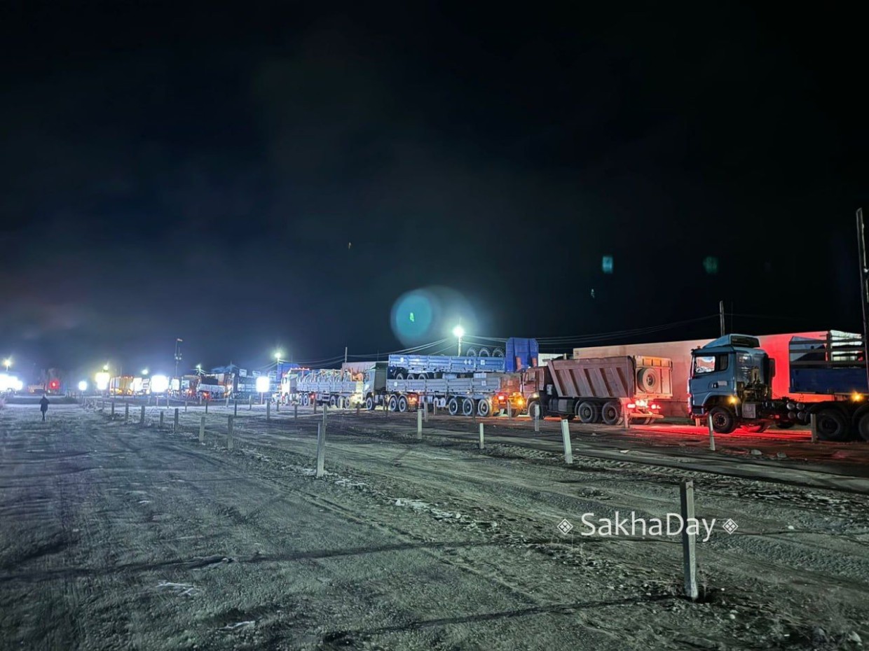 В Якутии начнутся паромные перевозки через реку Лену в сопровождении ледокола