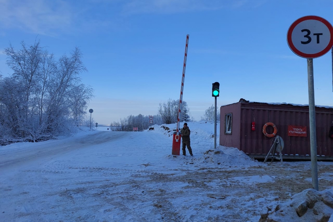 Таксисты снизили тарифы после открытия ледовой переправы через Лену