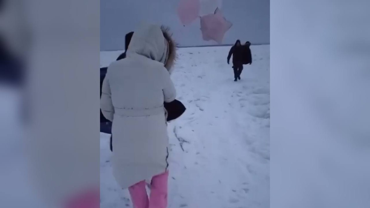 В Перинатальном центре осудили поступок женщины, перешедшей пешком реку Лена с грудным ребенком