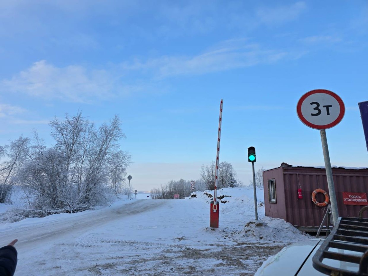 Открыта первая ледовая переправа на реке Лене