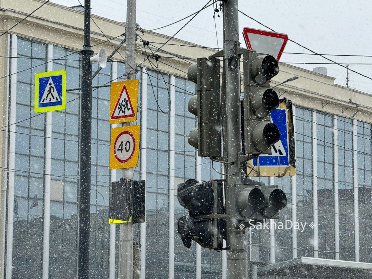 "Светофоры через каждые 100 метров!". Якутск претендует на звание города с самым большим количеством светофоров в стране