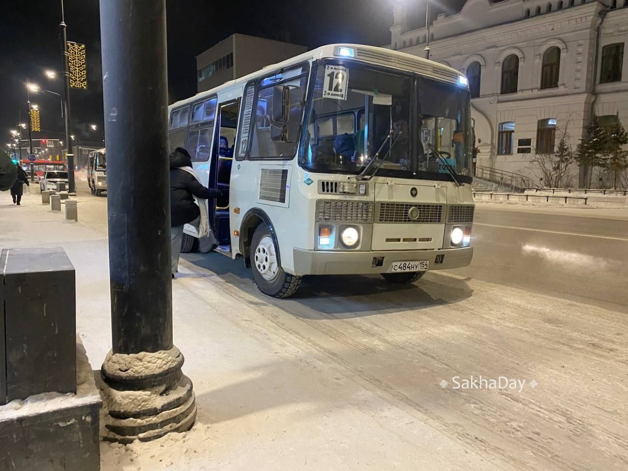 Мэрия Якутска уволила 13 водителей 12-го маршрута