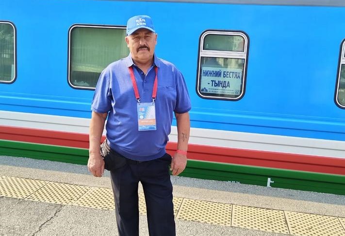 Наши люди: Работы у водителя дежурки на станции Томмот много