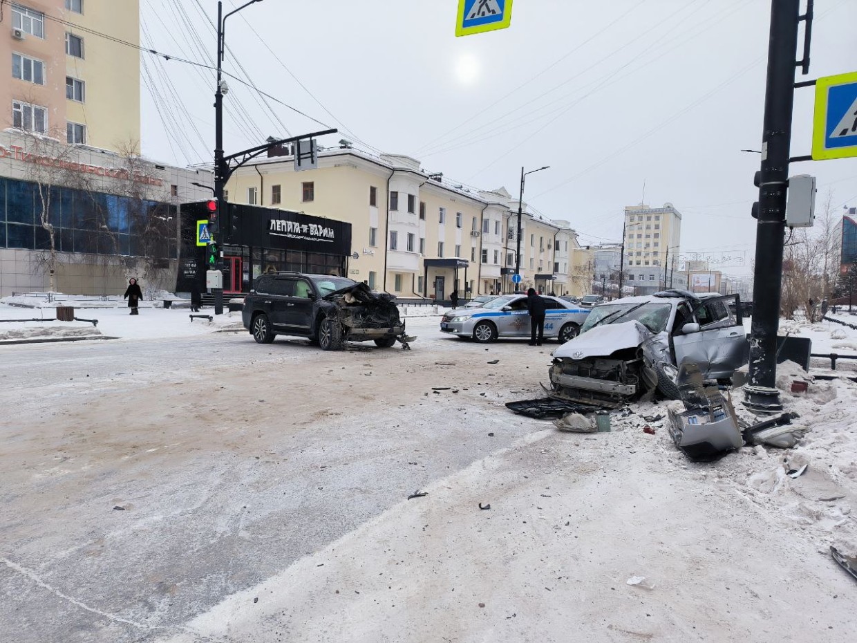 В Якутске возбуждено уголовное дело по факту аварии на проспекте Ленина, унесшей жизни троих человек