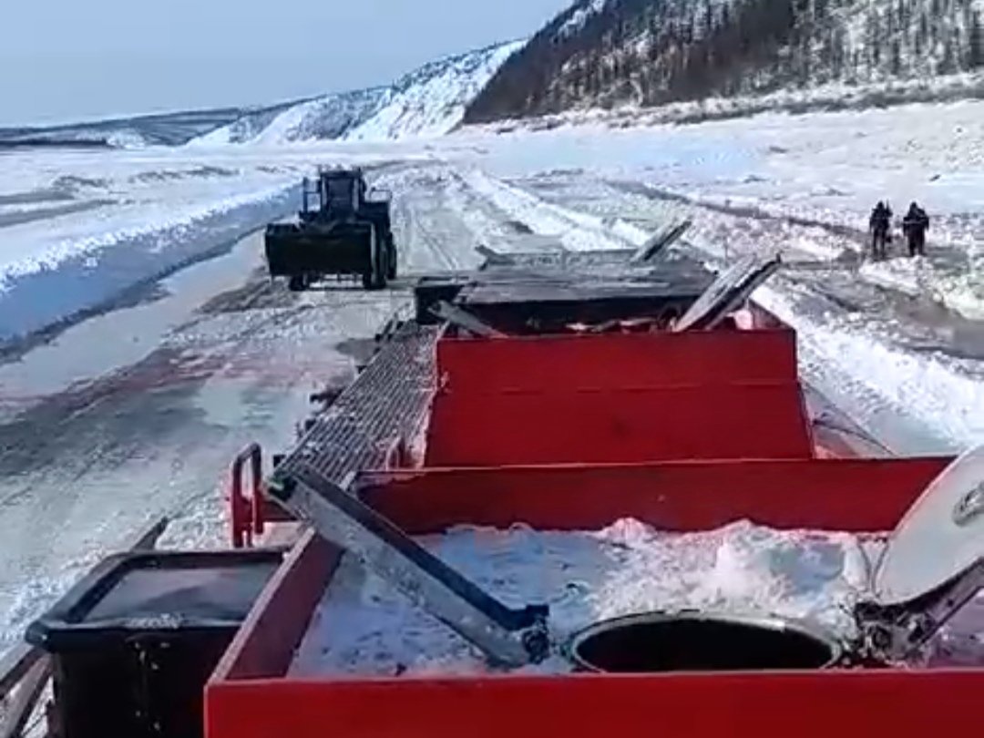 В реку Яна разлито дизельное топливо