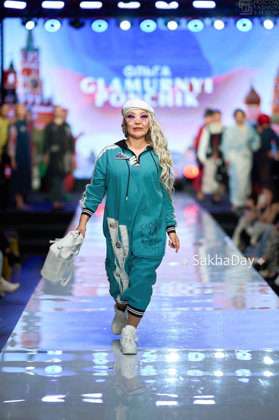 Пенсионерка из Якутска дефилировала на модном показе Moscow fashion show