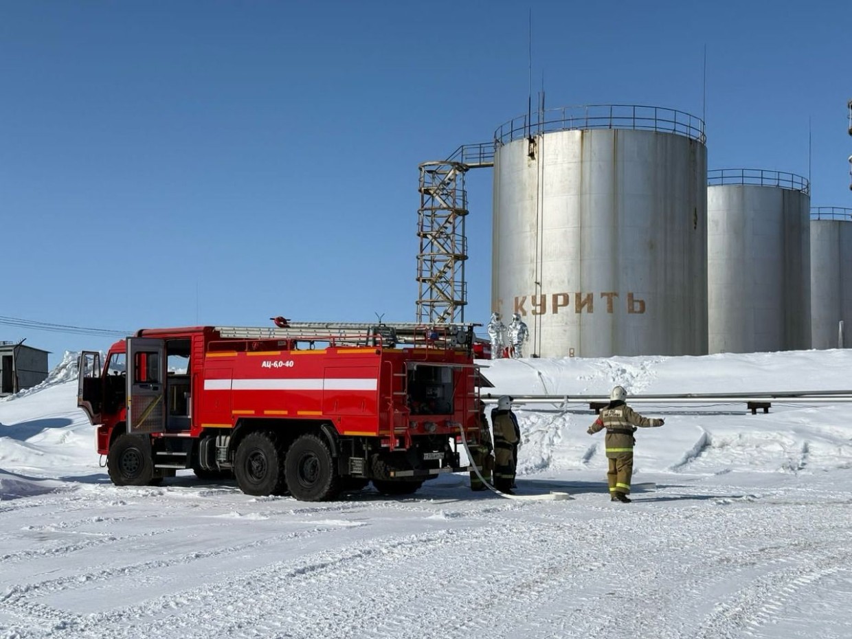 На Чокурдахской нефтебазе АО «Саханефтегазсбыт» прошли пожарно-тактические учения