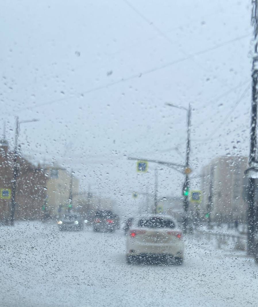 ГАИ рекомендует водителям и пешеходам соблюдать предельную осторожность