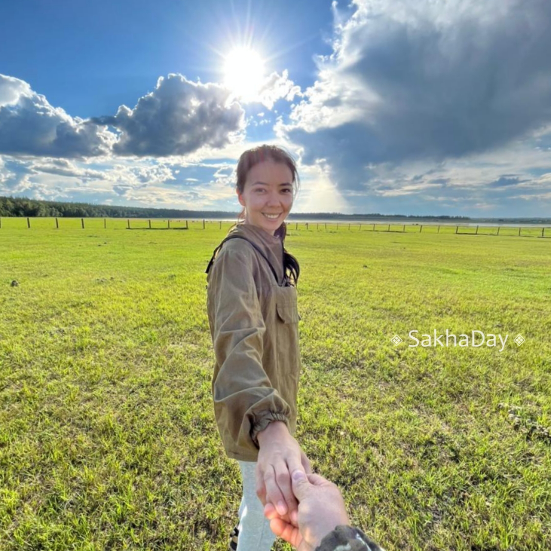 Как Николь Егорова переехала на родину Манчаары и поднимает село: «Здесь мы с мужем построим парк!»